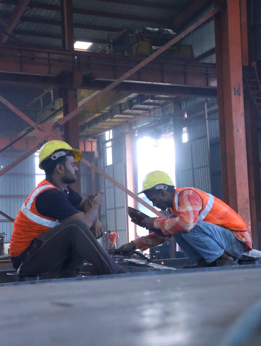 Fit-up crew at the bay