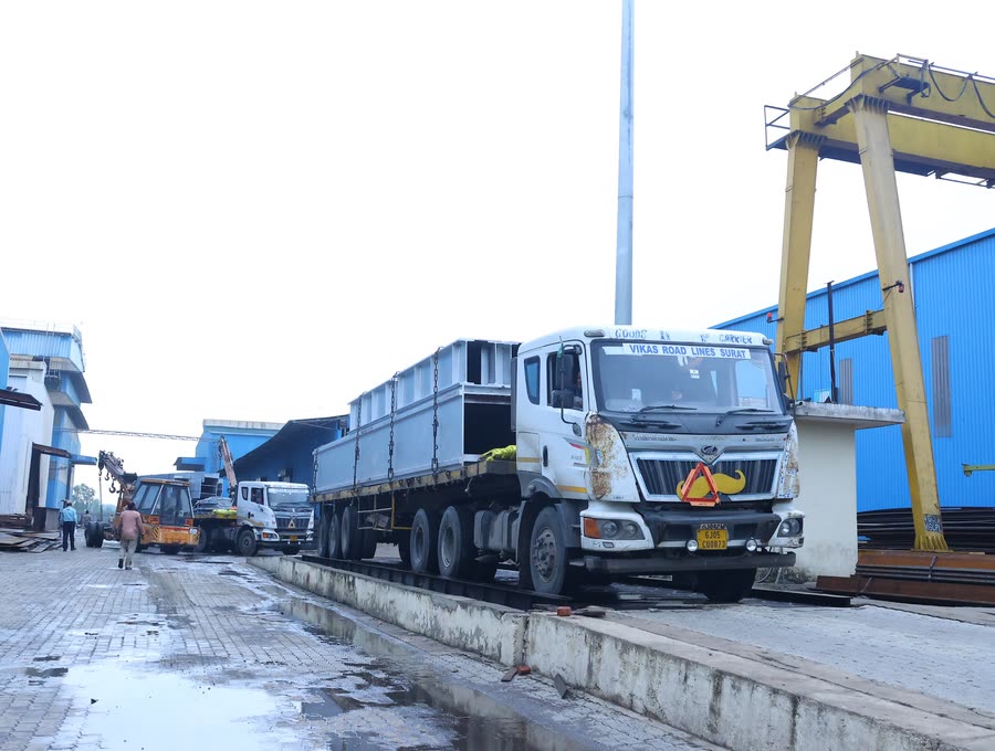 Trailers under the gantry