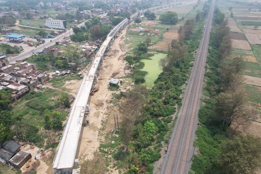 Viaduct alongside the tracks