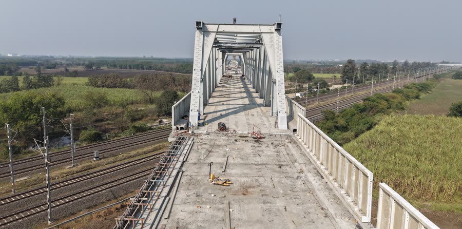 Truss span, head-on