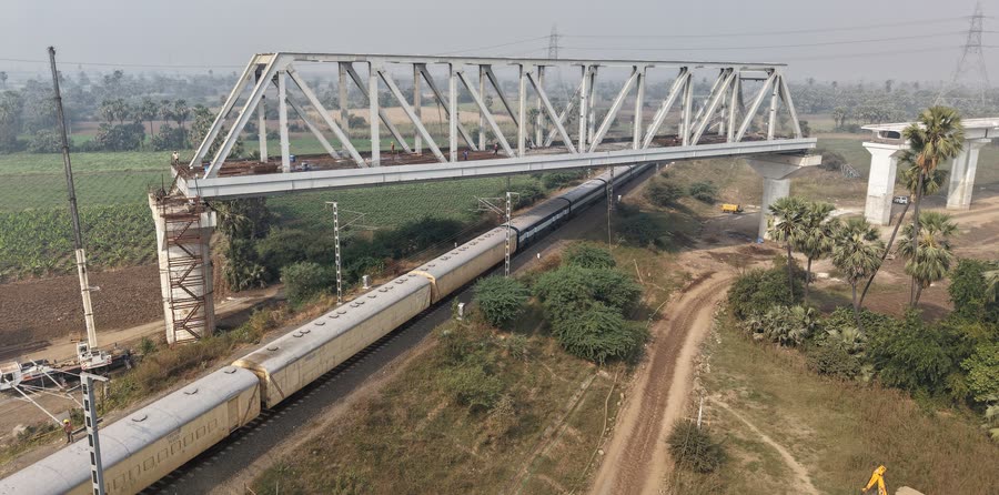 Span over the DFC and railway